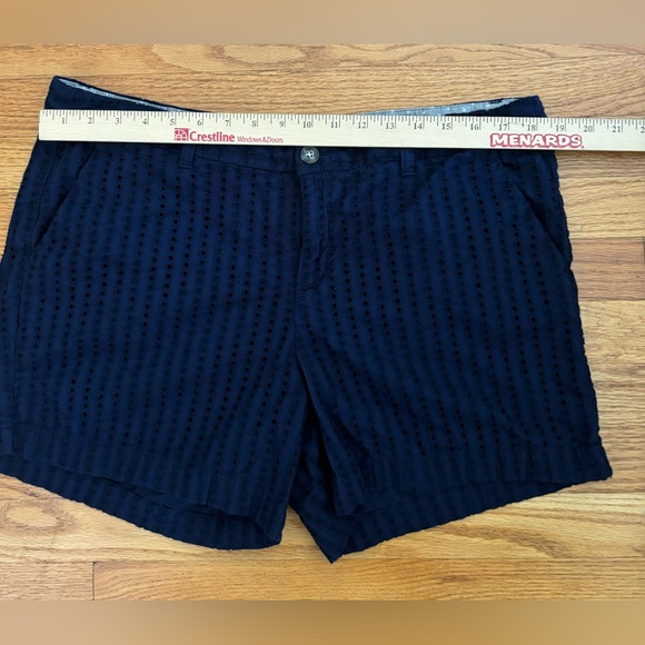 Merona Shorts Women’s 16 Blue Eyelet Detail Zip Button Closure Pockets Casual - Picture 6 of 8